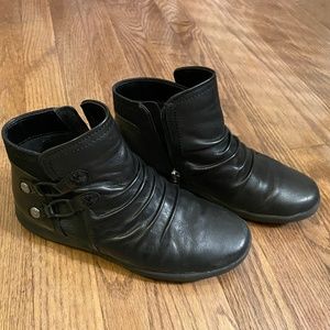 Rockport, black leather daisy booties